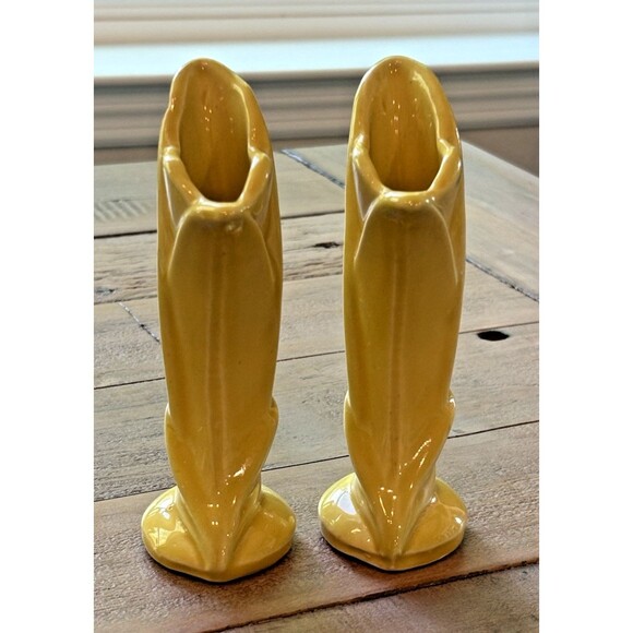 Two Vintage Shawnee USA 1125 Yellow Bud Vases 5 Inches - Picture 4 of 10
